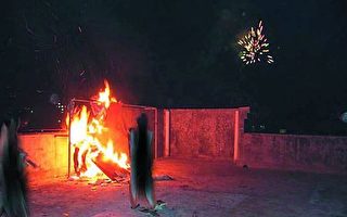 福建大学生砸烧校园 抗议学历不被承认