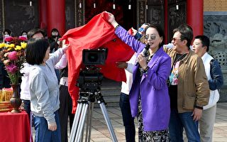 与陈亚兰合作新戏 检场挑战“没台词”角色