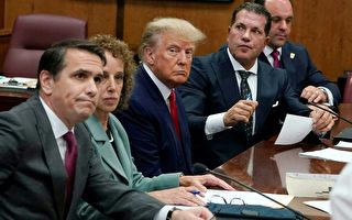 【更新】川普否认34项指控 登机返佛州