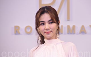 Ella决定带6岁儿到处飞 教育理念获赞爆