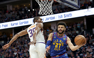 NBA季后赛次轮：掘金主场125:107轻取太阳