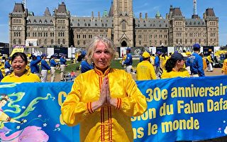 修炼法轮功身心受益 西方人感谢李洪志大师