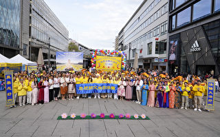 德国法轮功庆祝大法日 欧洲议员到场声援