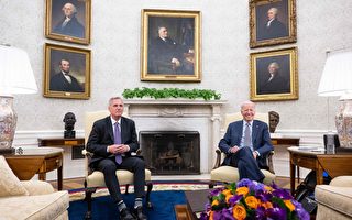 美两党债务谈判周三再启 白宫：富有成效