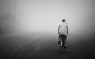 为了爱 印度穷男骑单车四个多月到瑞典寻妻