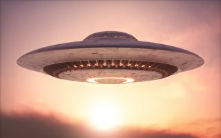 美国民众目击报告：F-16战机与UFO缠斗