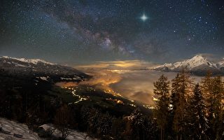 凡间异事破迷雾 苍宇圣王度红尘（中）