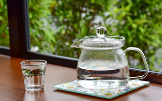 夏日如何补水？喝水养生4技巧 1种水不要常喝