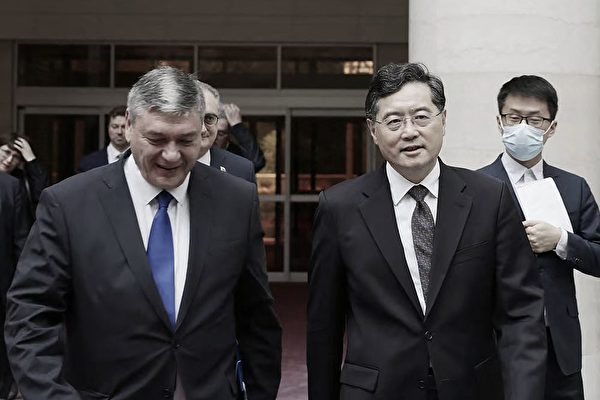 王毅与秦刚不合？专家析外交部内斗