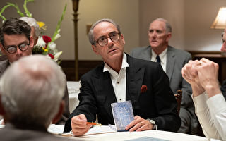 与小劳勃道尼快问快答 导演诺兰多次被逗笑