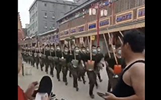 河北官员摆拍救灾遭讽 疑中共军方直升机坠毁