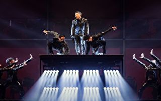 张学友大马演唱会爆意外 唱到一半在台上晕倒