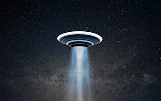 在高空目击UFO 美航空公司机长拍下画面