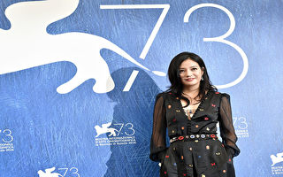 赵薇“被消失”2年多 亲哥哥赵健曝她近况