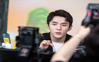 网友嫌眉笔价格贵 口红一哥李佳琦回怼惹众怒