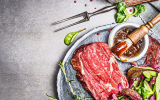 腌牛排爱用这几味 肉质松软又多汁