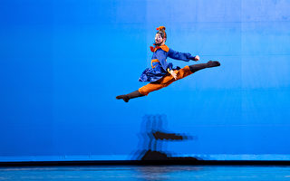 组图:第十届中国古典舞决赛 少年男子组风采