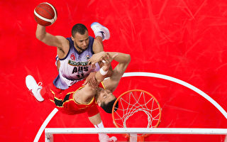 中国男篮不敌塞尔维亚队 创世界杯最大输球分差