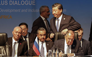 王毅对外职务频变 分析：内斗造成混乱