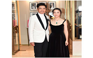 现身香港与周润发同框 汤唯受访粤语超流利