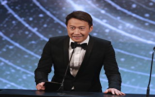 演唱会设激光天幕 黎明搞笑吁观众别做低头族