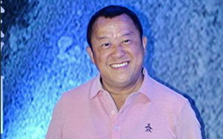 刚否认入股诈骗 曾志伟为某头目庆生视频疯传