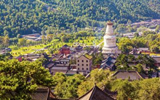 读康熙皇帝《菩萨顶》有感