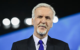 《铁达尼号》导演：选矮个临演省了百万美元