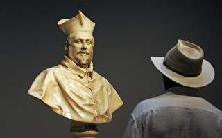 关于贝尼尼两座半身雕像的故事