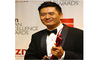 周润发在自助餐厅买便当 网友好奇他点什么菜