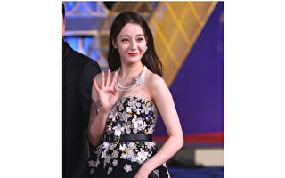 迪丽热巴全英文对话超流利 标准口语获赞