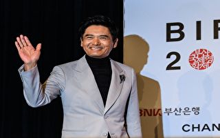 周润发到平民餐厅就餐突道歉 粉丝曝原因超暖