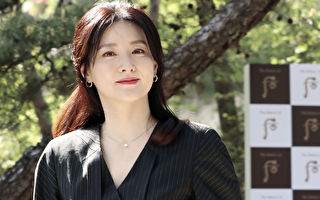 夺得卓越亚洲电影人大奖 李英爱直呼受宠若惊