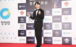 宋仲基宣传《路基完》谈未满1岁儿：可爱极了