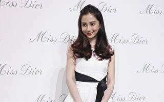 杨颖出席金像奖 婉拒回应遭内地封杀话题