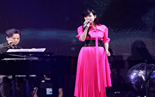 周慧敏偕倪震出席派对 恩爱合照破婚变传闻