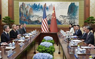 王毅对布林肯说话 美驻华使馆连说“听不清”