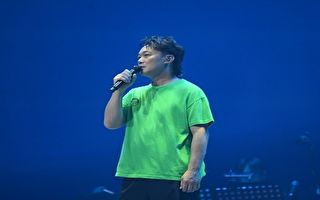 陈奕迅巡演空档逛超市 潮人打扮被认成售货员