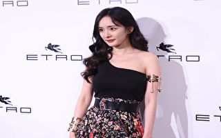 杨幂新片票房预测不过亿 导演直播现场洒泪