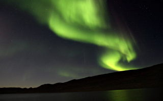 太阳风暴影响大气层 美17州本周可见北极光