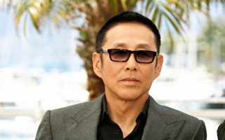 《庆余年2》镜头穿帮 陈道明饰庆帝穿运动鞋