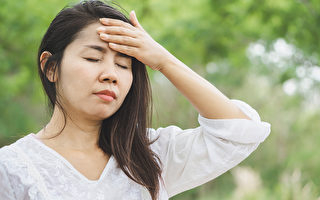 当血压突然飙高，中医有一个方法可迅速降血压。(Shutterstock)
