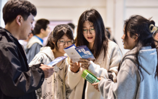 中国经济低迷 年轻人开始“报复性存钱”