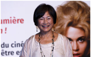 美媒报导郑佩佩过世 晚年罹患罕见脑神经疾病