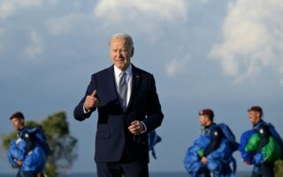 渐离50年高光生涯 拜登继续关注抗共外交