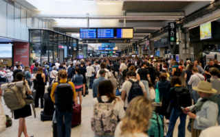 奥运开幕在即 法国高铁遭破坏 交通中断