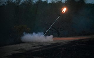 组图：美菲联合军演 进行突破防御工事训练