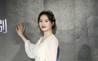 刘诗诗现身巴黎奥运会 新中式穿搭引关注