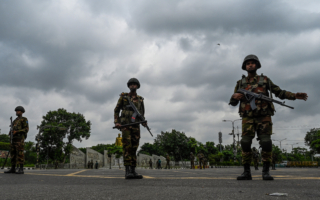 孟加拉抗议爆致命冲突 上百人丧生 全国宵禁