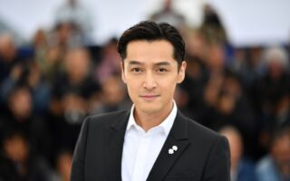 携妻女游日本 胡歌与女儿互动同框首曝光